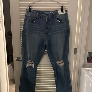 Arizona Jean Company Women's Flare Jeans in Classic Blue